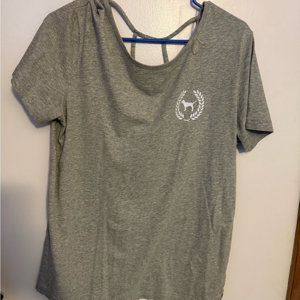 PINK Victoria's Secret Gray Short Sleeve Tee with Dog Emblem